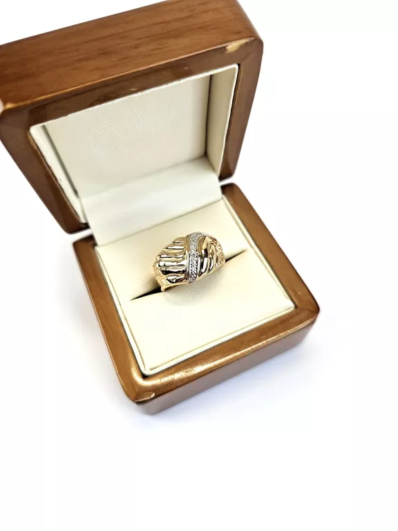 zloto-pierscionek-diamentami-003ct-585-2690-r15-stan-11323-2