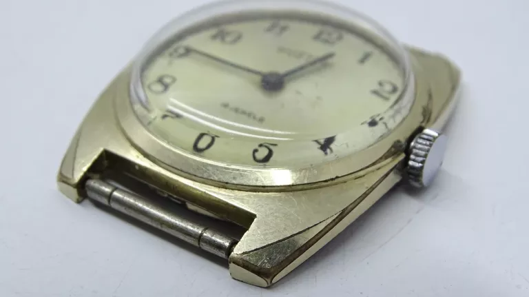 ZEGAREK WOSTOK 18 JEWELS MADE IN USSR