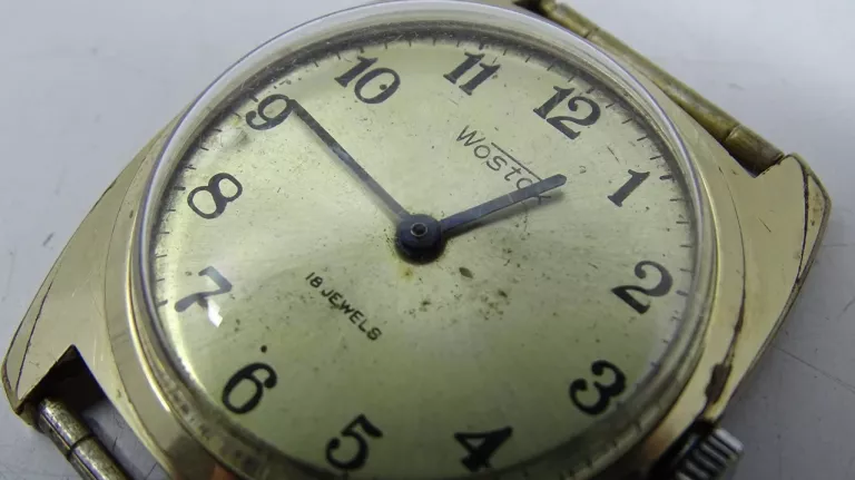 ZEGAREK WOSTOK 18 JEWELS MADE IN USSR
