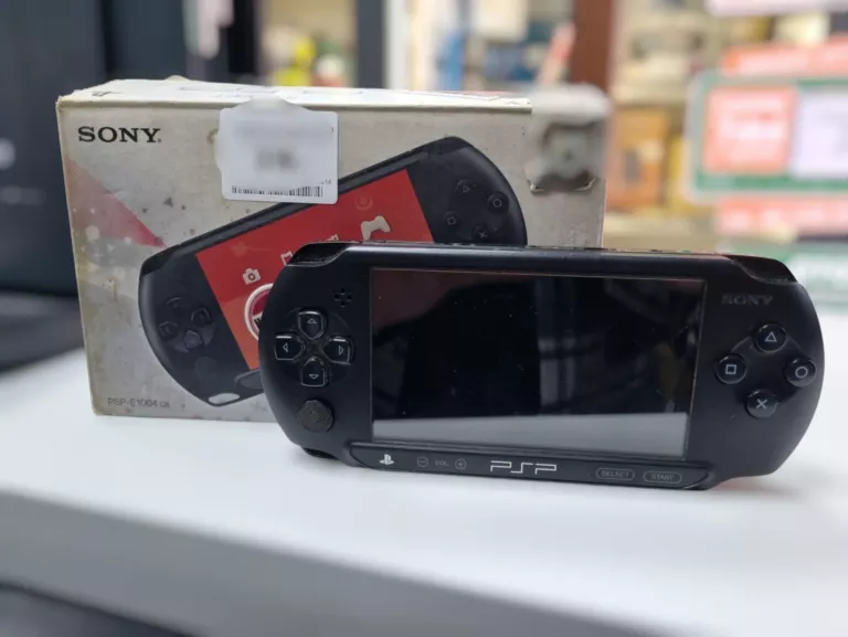 KONSOLA PSP GO STREET E-1004 + ŁADOWARKA