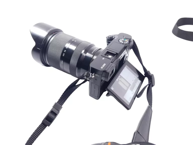 APARAT SONY A6000 + OBIEKTYW SONY SEL18200LE 18-200MM/3.5 - 6.3F