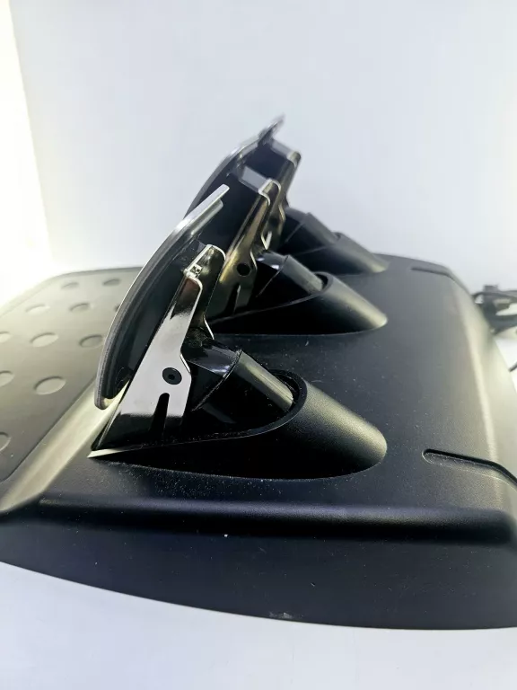 KIEROWNICA LOGITECH G920 DRIVING FORCE PC/XBOX + PEDAŁY
