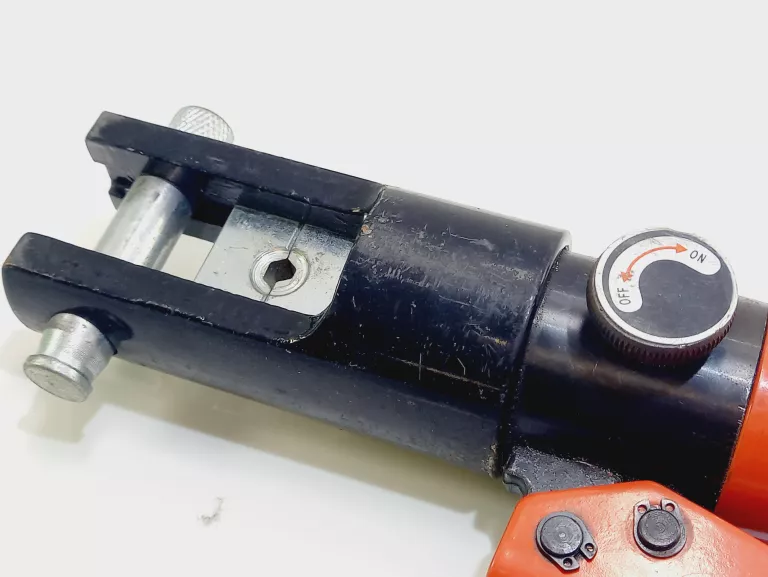 zaciskarka-reczna-yato-yt-22860-waga-produktu-4500