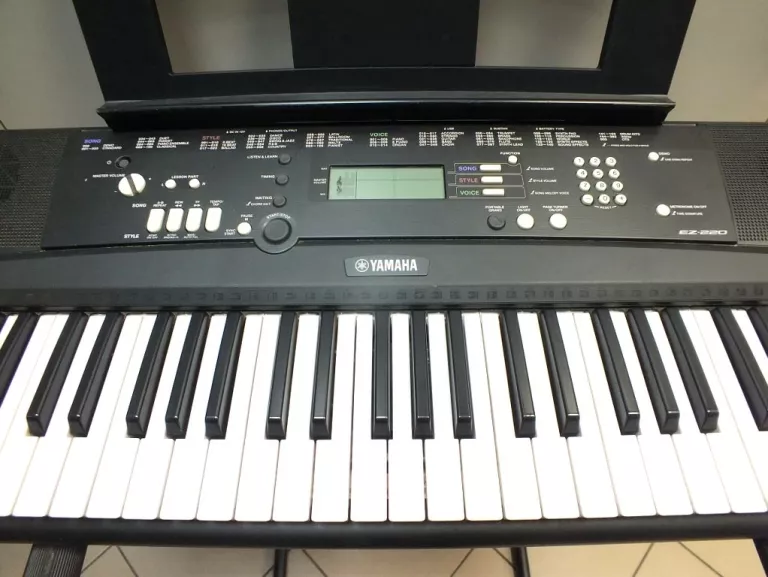 KEYBOARD YAMAHA EZ-220+ STATYW
