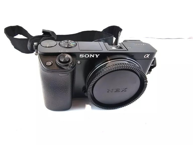APARAT SONY ALFA 6000