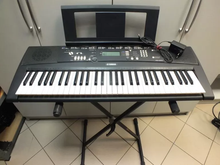 KEYBOARD YAMAHA EZ-220+ STATYW