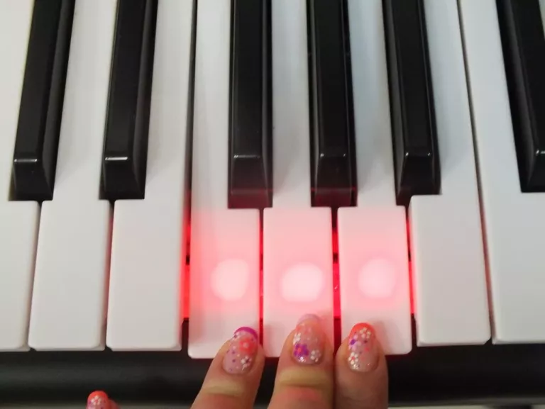 KEYBOARD YAMAHA EZ-220+ STATYW