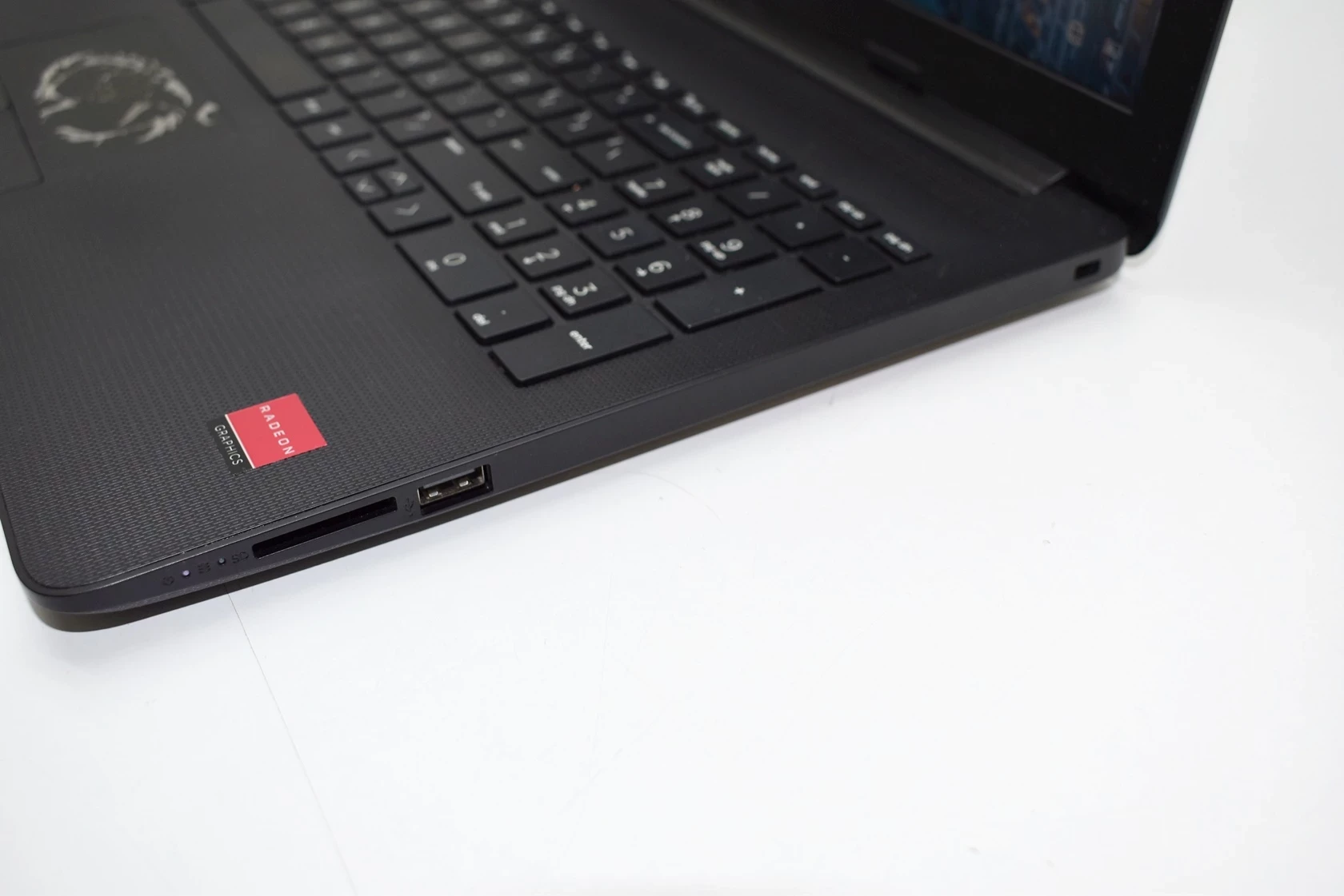 laptop-hp-15-db0932nd-amd-a9-9425-8gb-win-10-seria-procesora-4366-267402