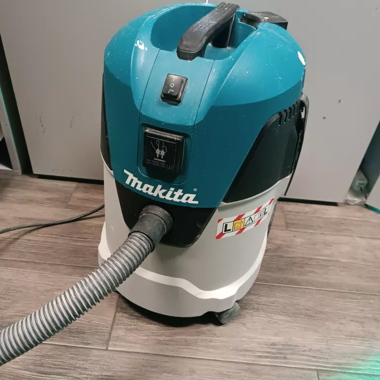 ODKURZACZ MAKITA VC2512L