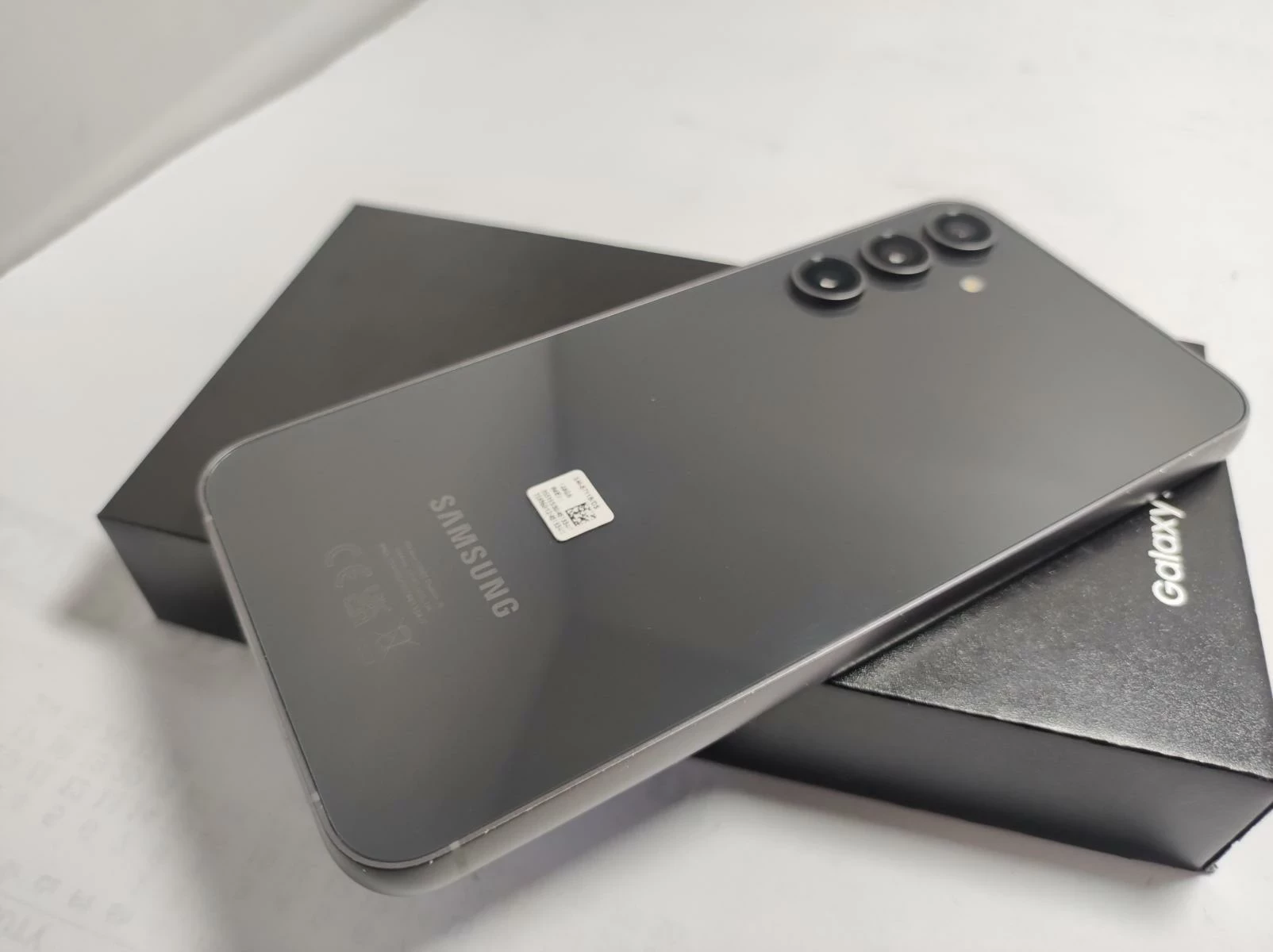 samsung-galaxy-s23-fe-pudelko-przekatna-ekranu-640