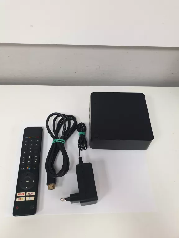 TV SMART 4K BOX DV8981 + PILOT