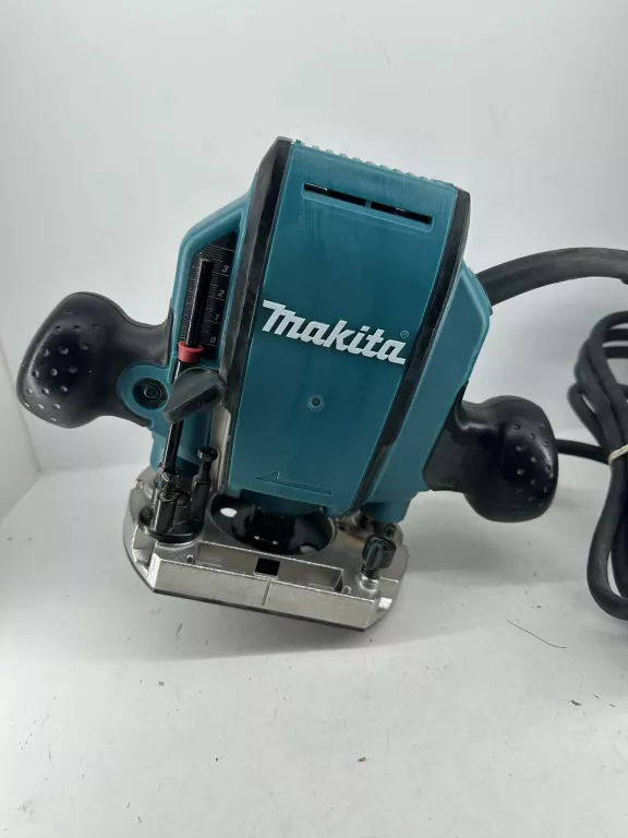 FREZARKA GÓRNOWRZECIONOWA MAKITA RP0900 900W