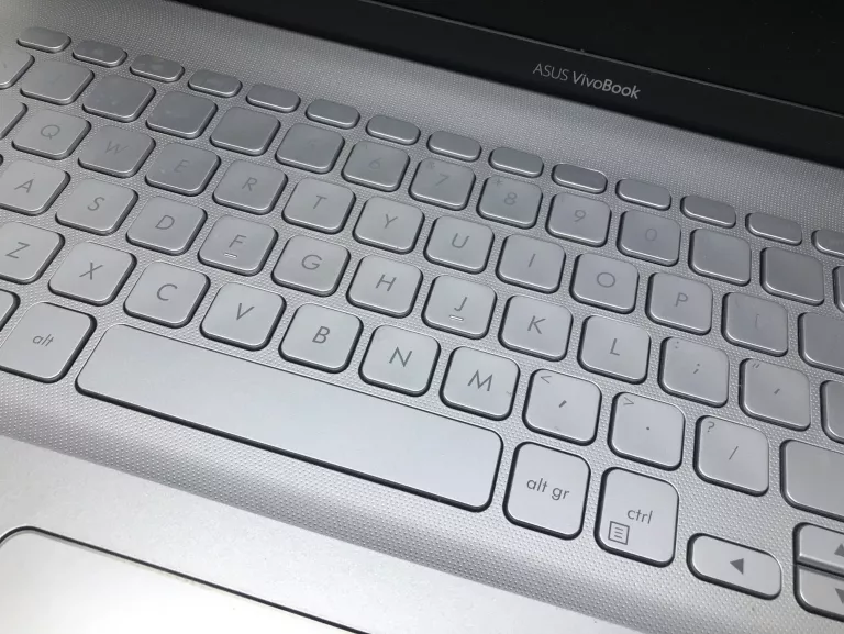LAPTOP VIVOBOOK 17 D712