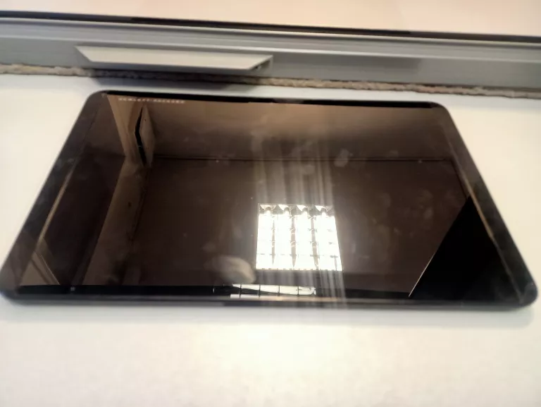 TABLET HP PAVILION X2 10 DOTYK