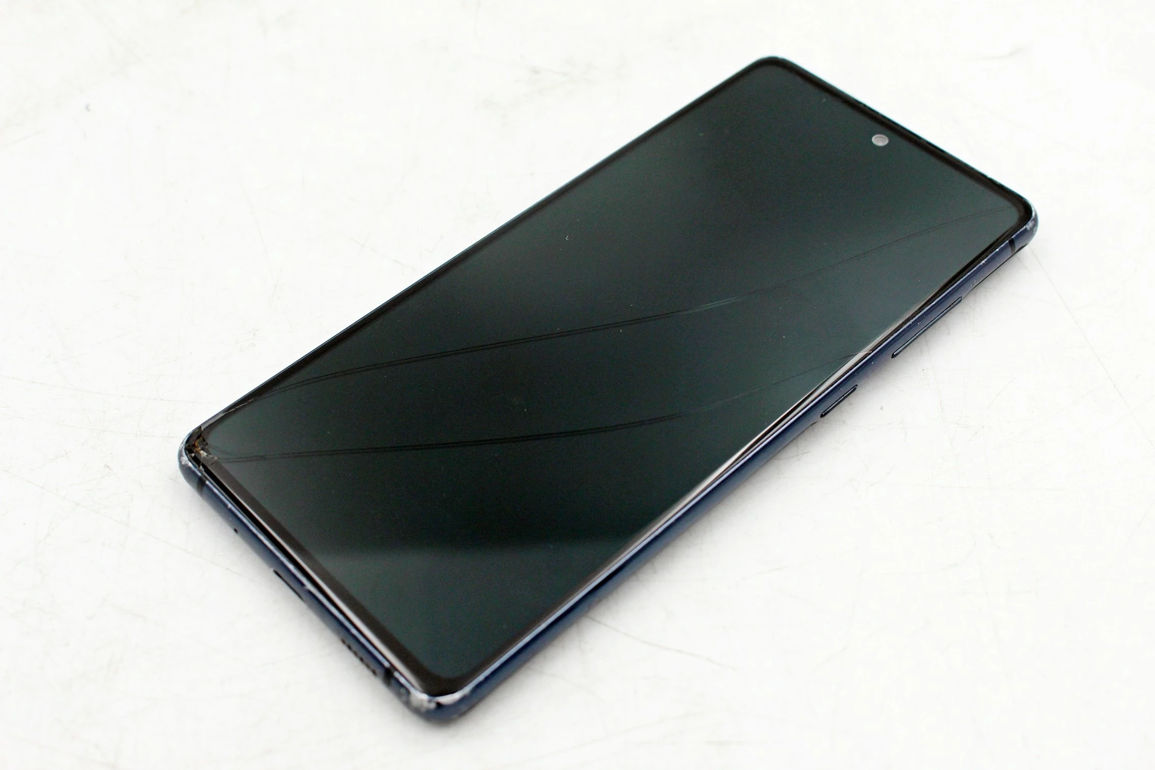 telefon-samsung-galaxy-s20-fe-zbity-stan-11323-2