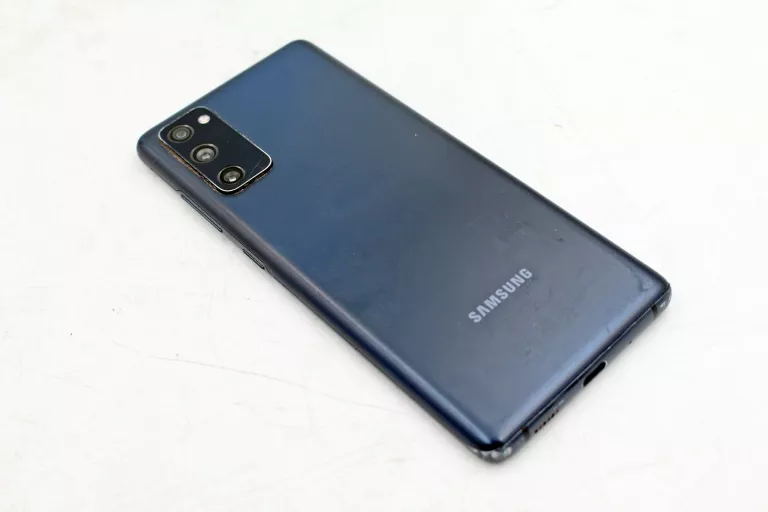 telefon-samsung-galaxy-s20-fe-zbity-typ-202685-212929
