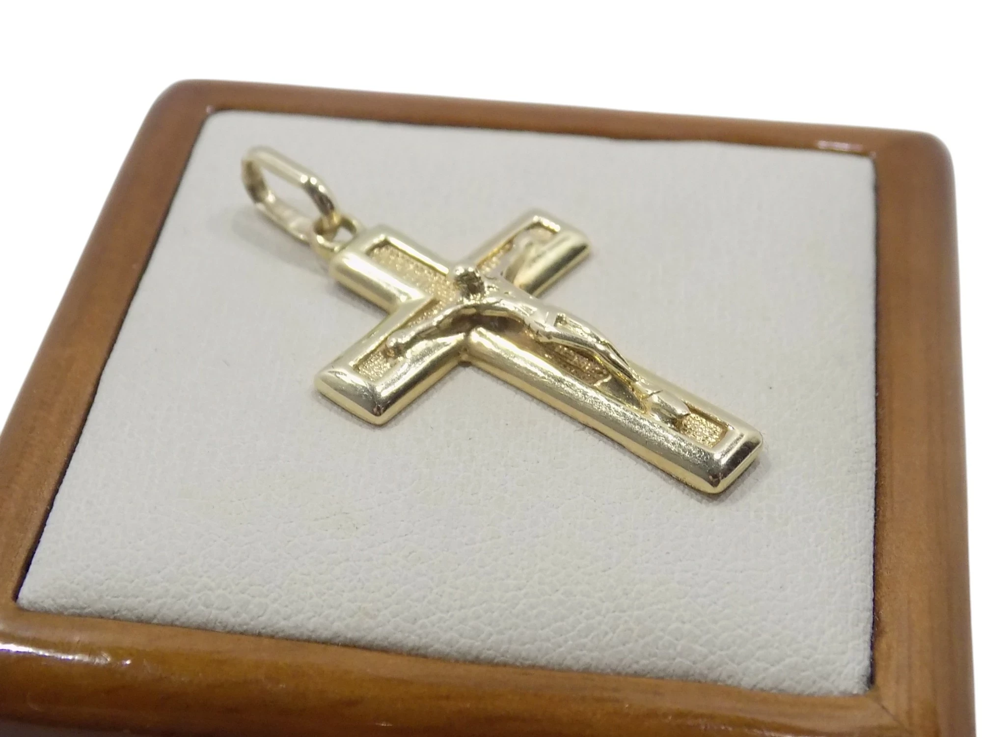 zloty-krzyzyk-proba-585-waga-ok-376g-wyzwolenia-28-ozimek