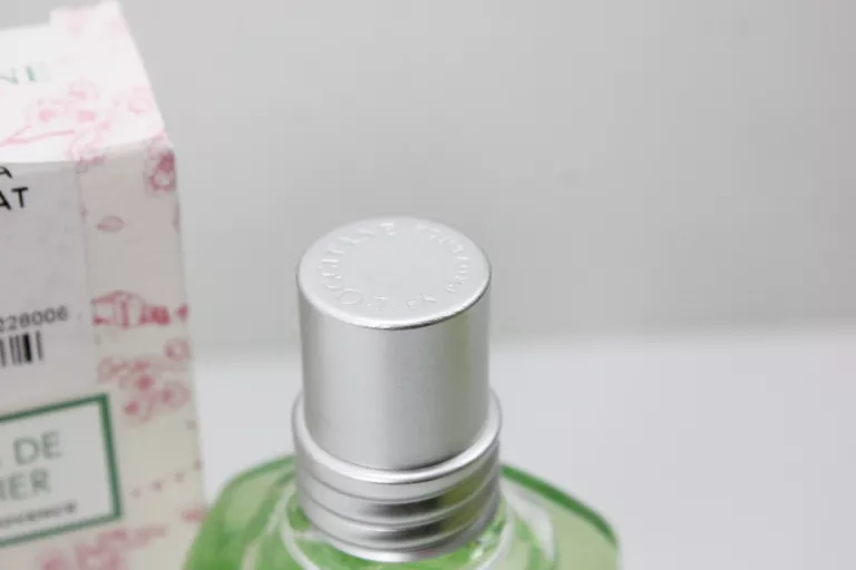 L'OCCITANE WODA TOALETOWA KWIAT WIŚNI VISITE EN PROVENCE 50ML