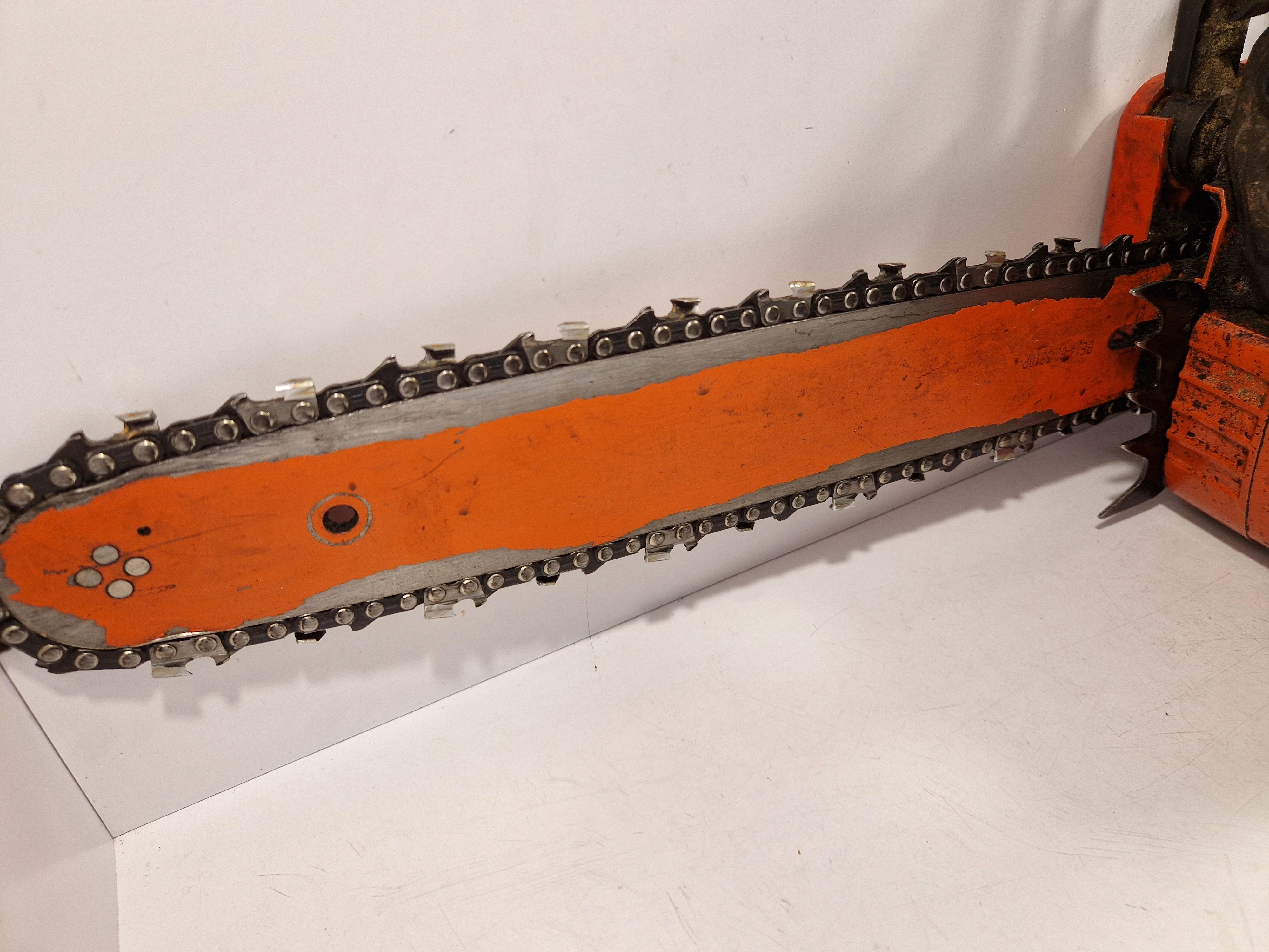 pila-spalinowa-ursus-wojska-polskiego-112-swiecie