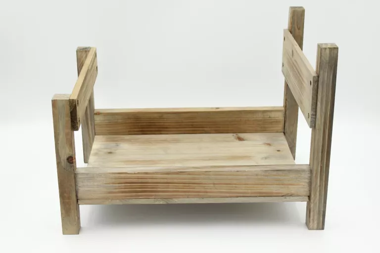 kisbeibi-drewniane-lozeczko-do-fotografii-dzieciecej-i-noworodkowej-model-kisbeibi