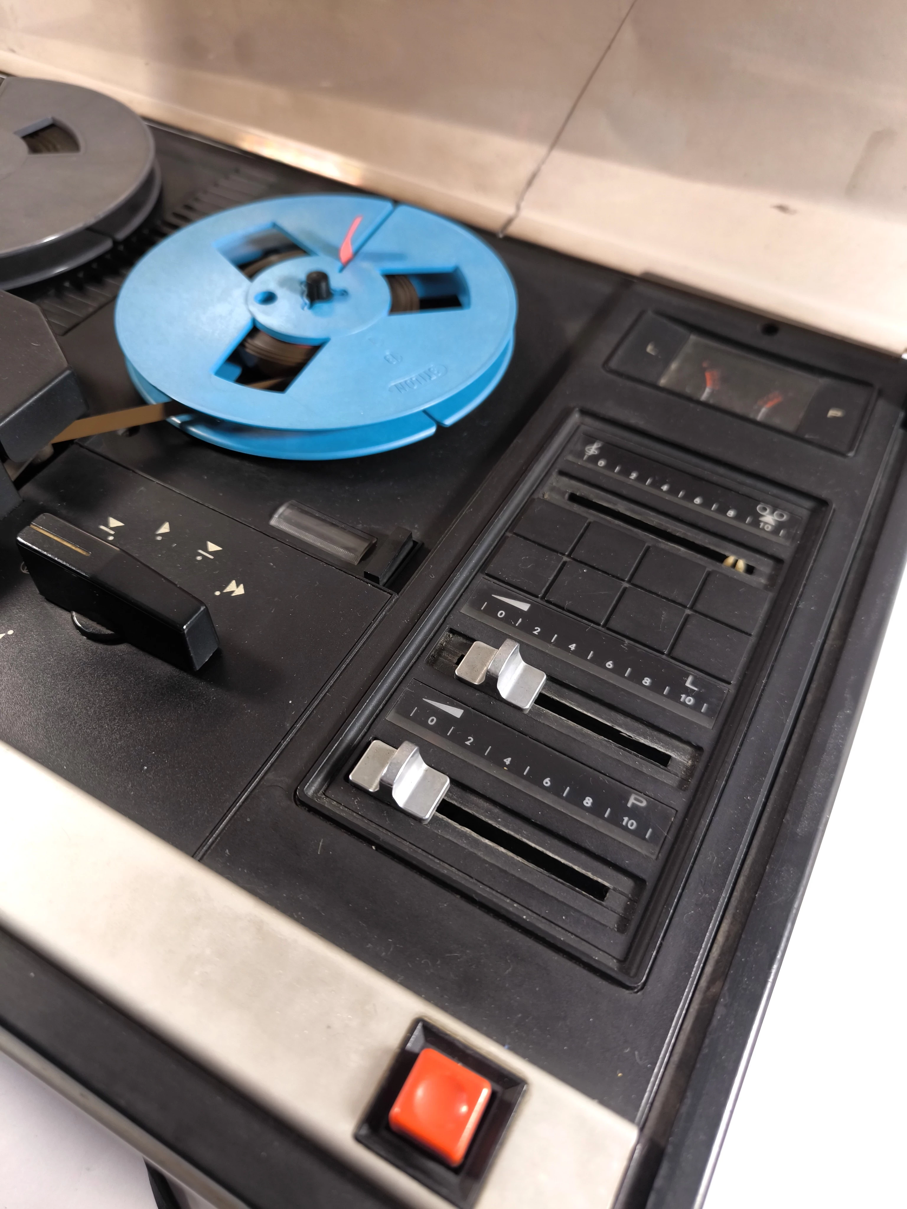 magnetofon-szpulowy-unitra-m1417s-model-zrk-m1417s