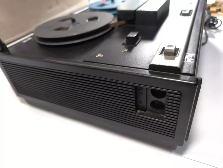 magnetofon-szpulowy-unitra-m1417s-dabrowskiego-30-naklo