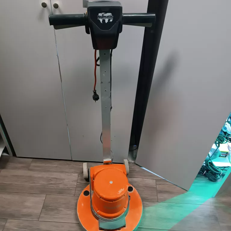 SZOROWARKA NUMATIC HFM 1515