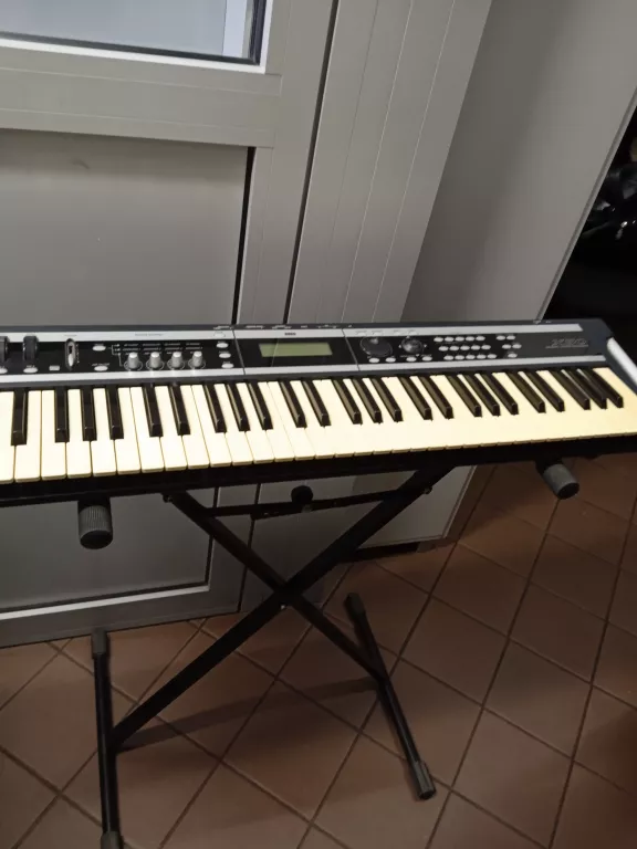 SYNTEZATOR KORG X 50-61 + STOJAK + OKABLOWANIE + STROWNIKI