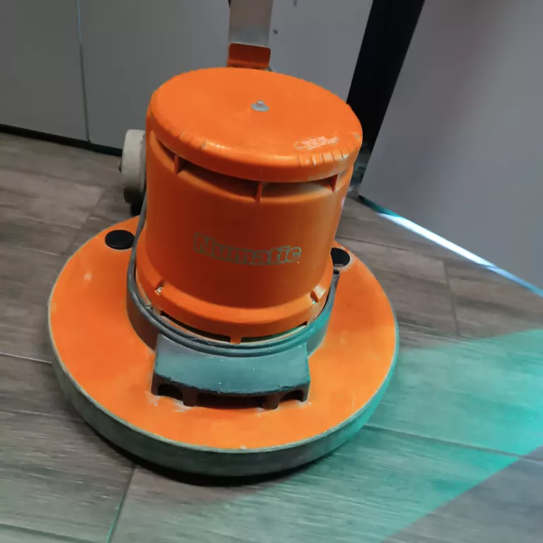 SZOROWARKA NUMATIC HFM 1515