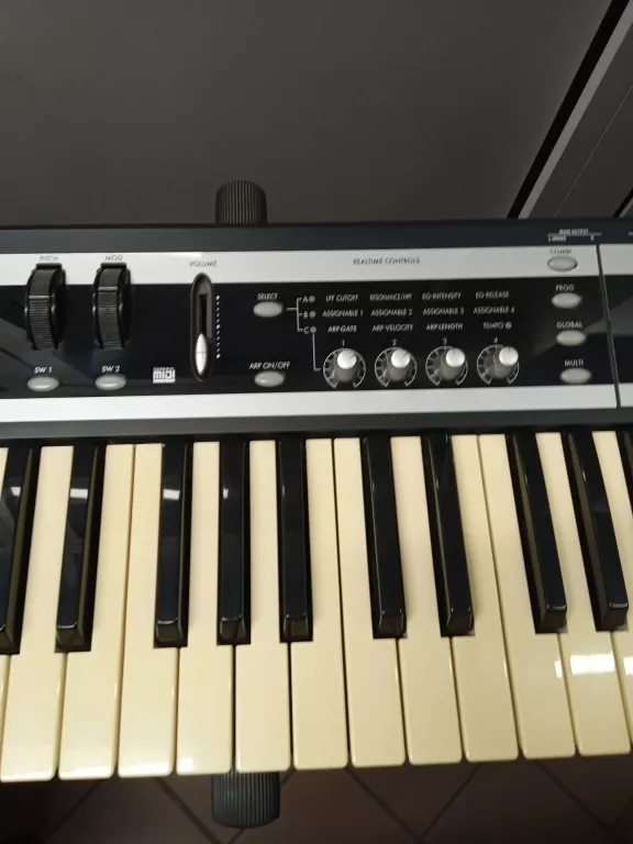 SYNTEZATOR KORG X 50-61 + STOJAK + OKABLOWANIE + STROWNIKI