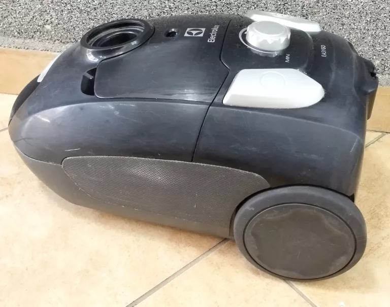 ODKURZACZ ELEKTROLUX EEG24