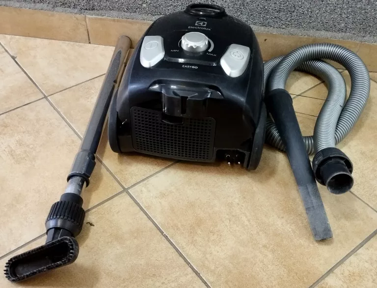 ODKURZACZ ELEKTROLUX EEG24