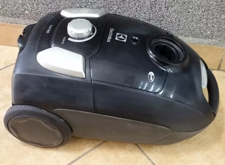 ODKURZACZ ELEKTROLUX EEG24