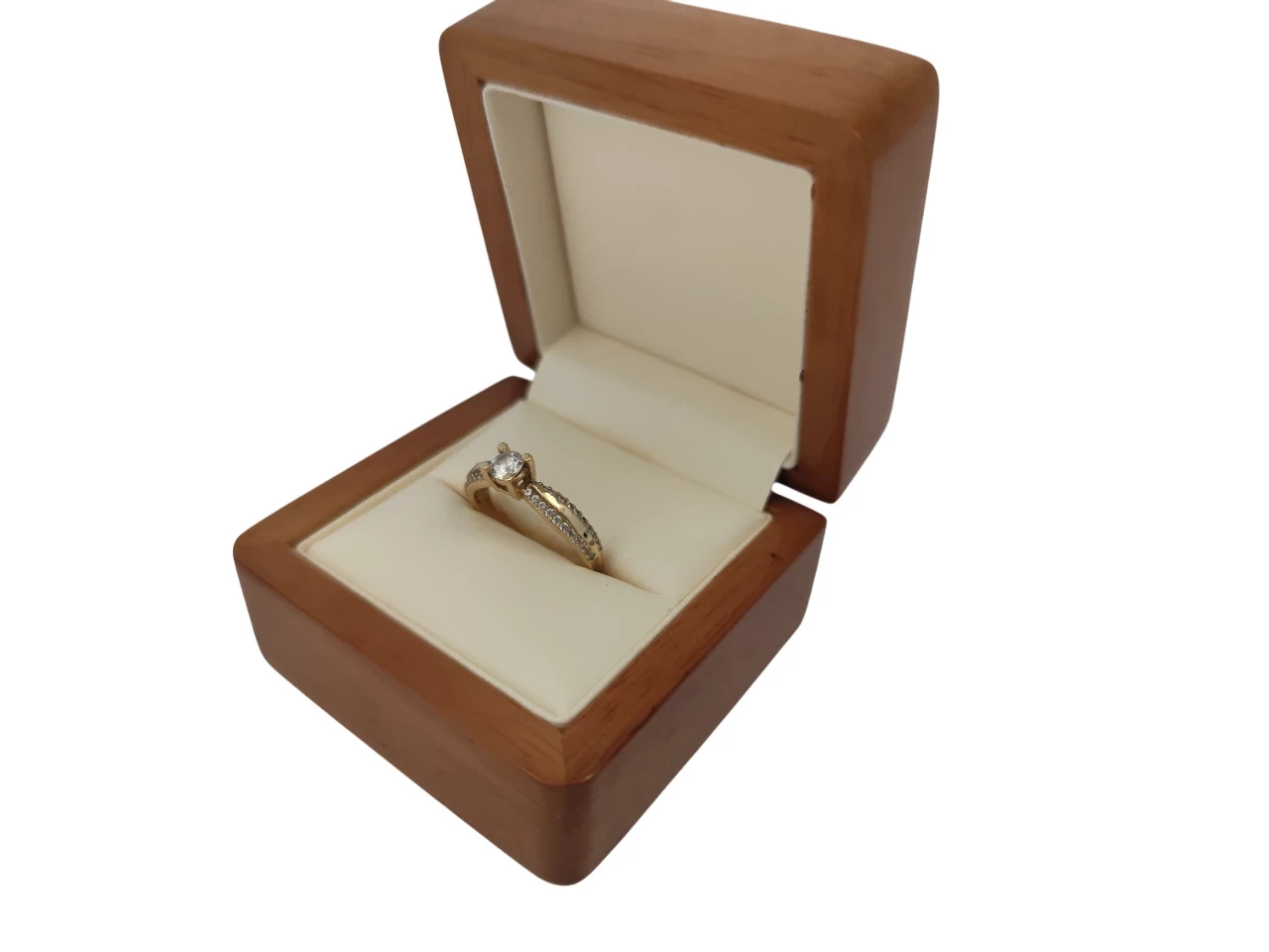 zloty-pierscionek-z-cyrkoniami-585-301g-r-145-material-15835-2