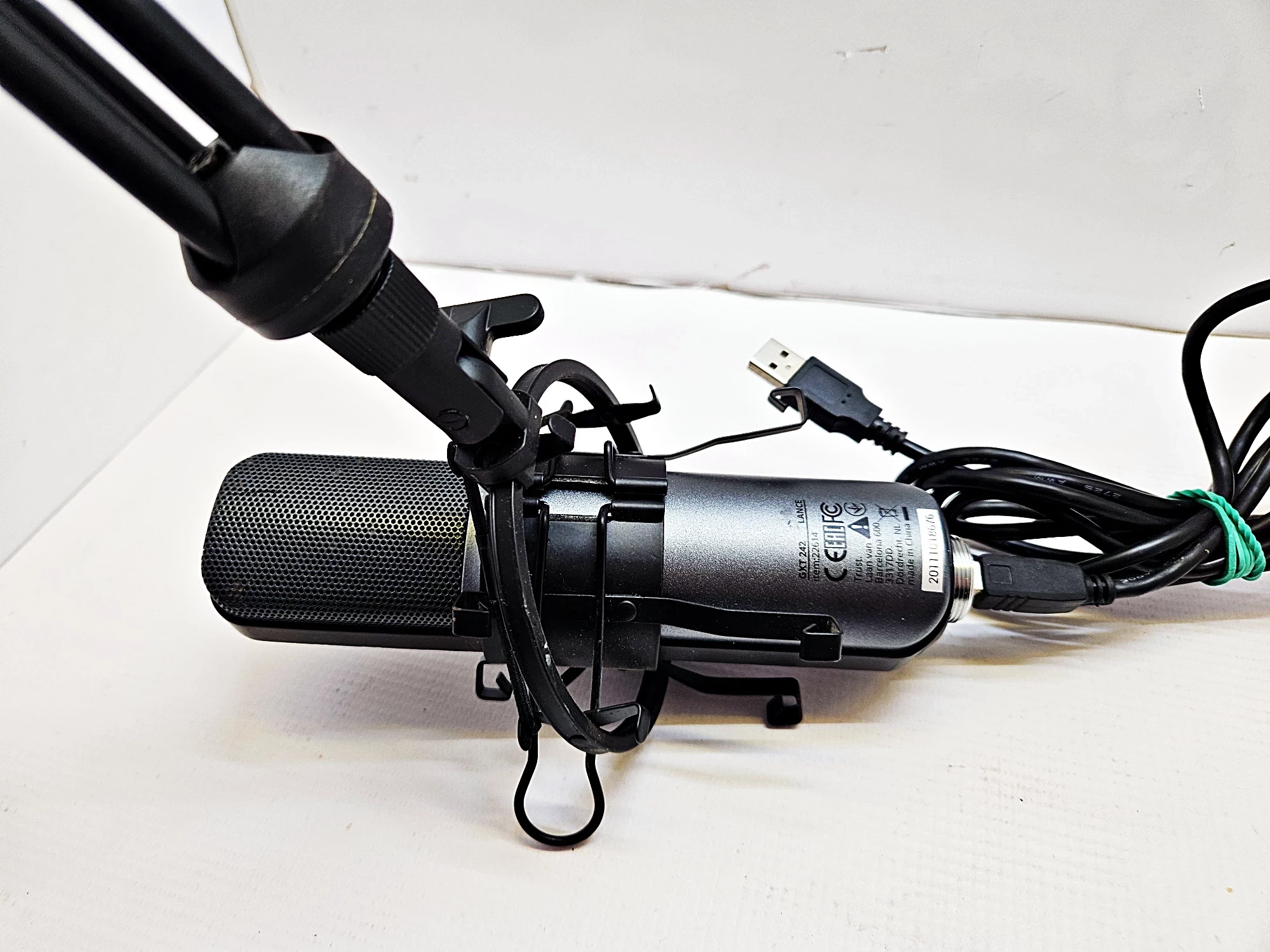 mikrofon-trust-gxt-242-lance-marka-248811-1114525