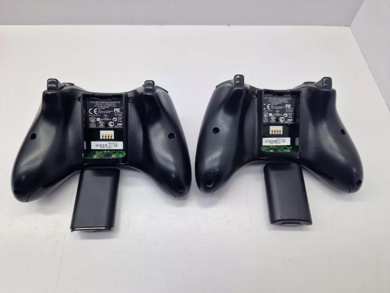 KONSOLA XBOX 360E 1538 500GB + 3XPAD