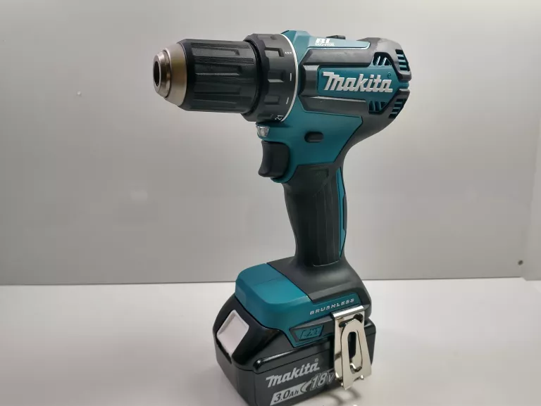 ZESTAW COMBO MAKITA DLX2349J WKRĘTARKA DDF485 + LATARKA 3X3AH 18V