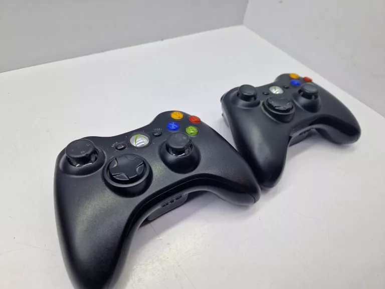 KONSOLA XBOX 360E 1538 500GB + 3XPAD
