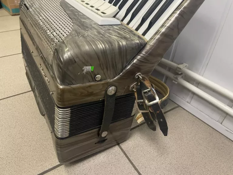 akordeon-victoria-ii-80-basow-czytaj-opis-stan-11323-2