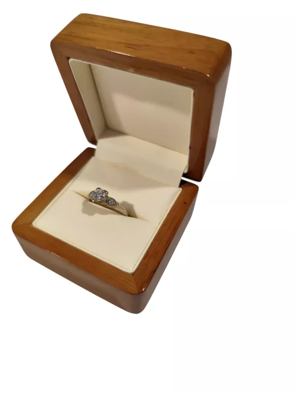 piekny-zloty-pierscionek-z-brylantami-585-244g-r-10-ean-gtin-4003318588754