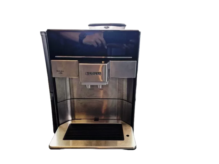 EKSPRES CIŚNIENIOWY SIEMENS EQ.6 PLUS S700 1500 W CZARNY OPIS