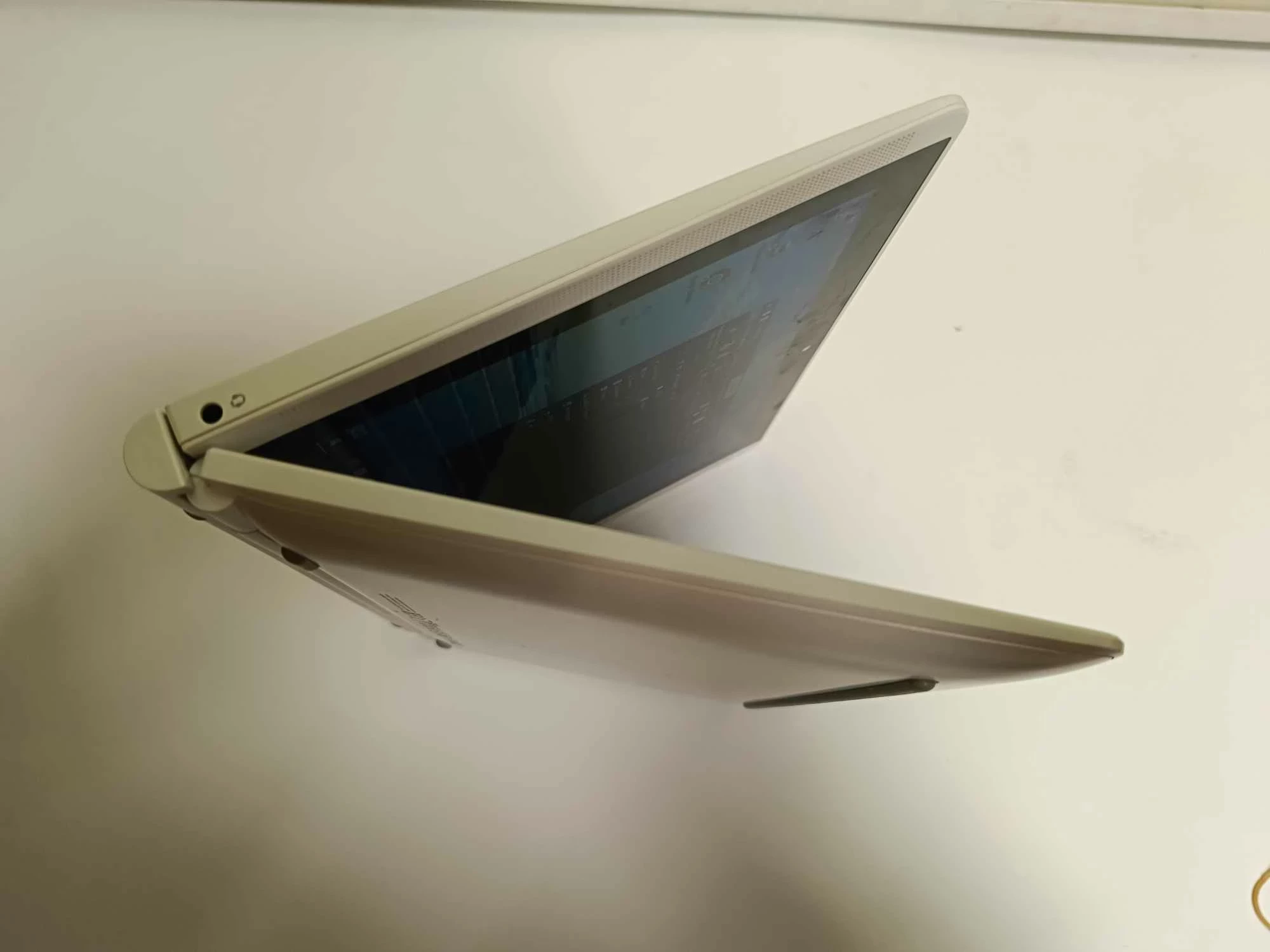 laptop-z-funkcja-tabletu-hp-hq-tre-71025-232-gb-pojemnosc-dysku-250