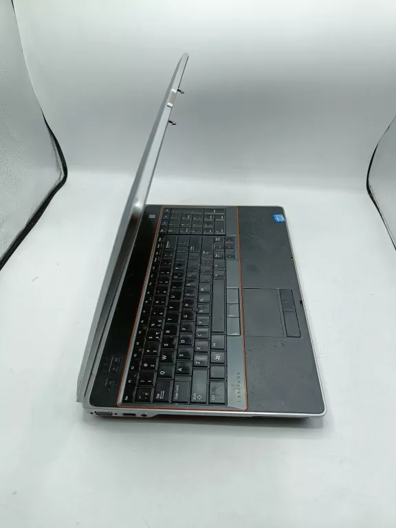 laptop-dell-latitude-e6520-4120gb-i5-win-7-przekatna-ekranu-156