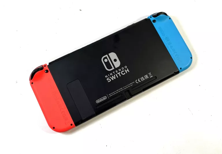 KONSOLA NINTENDO SWITCH HAC-001 ETUI