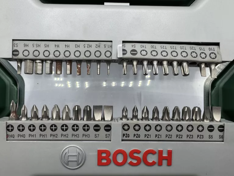 BOSCH WKRĘTAK Z GRZECHOTKĄ Z OSPRZĘTEM X-LINE 54 EL.