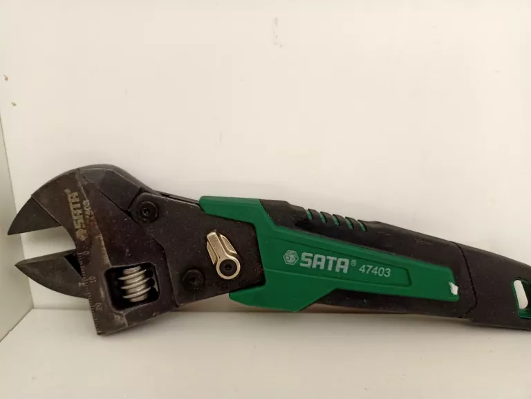 SATA KLUCZ NASTAWNY Z GRZECHOTKĄ 8" 47403