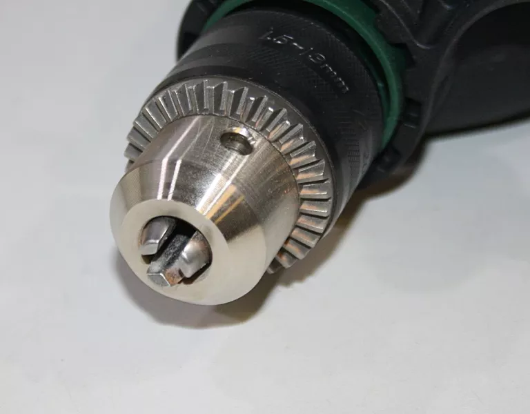WIERTARKA 701W UNIVERSALIMPACT 700 BOSCH