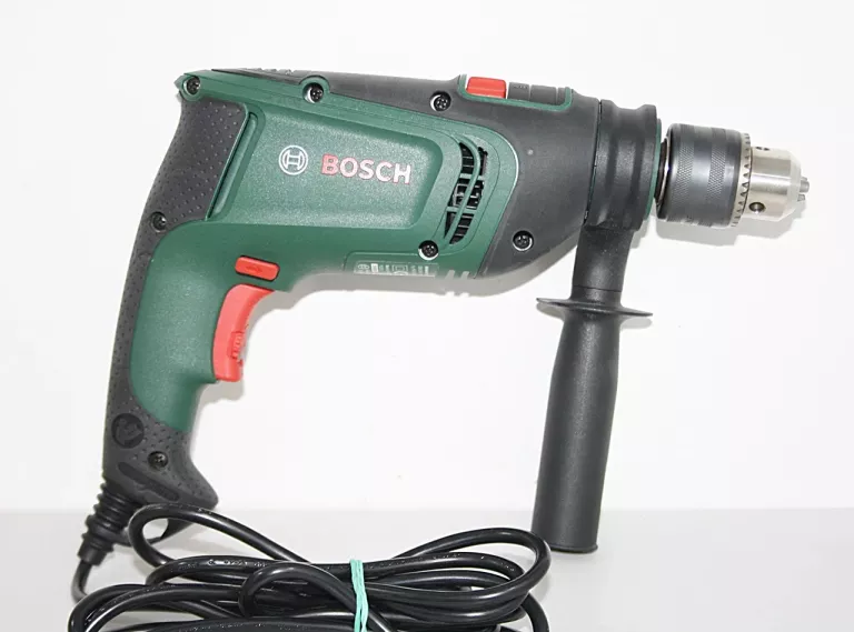 WIERTARKA 701W UNIVERSALIMPACT 700 BOSCH