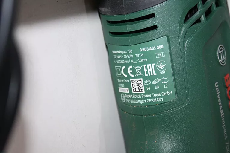 WIERTARKA 701W UNIVERSALIMPACT 700 BOSCH