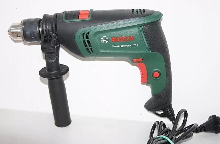 WIERTARKA 701W UNIVERSALIMPACT 700 BOSCH